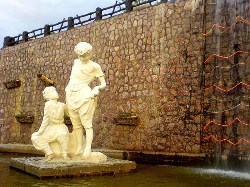 Sanandaj - the city of Sculptures